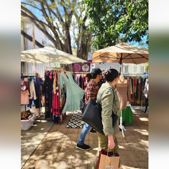 Meet the Posher - Picture 9 of 16